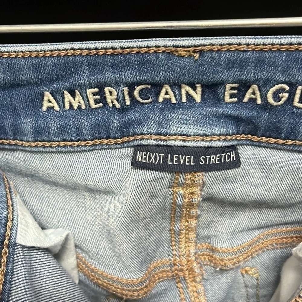 𝅺american Eagle- hi rise jegging (no distressing)
